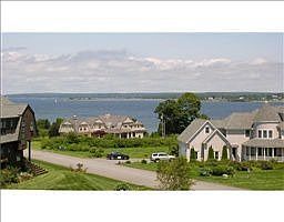 2nd image of 118 Cottontail Dr