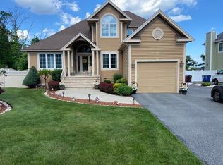 7 Marshview Ter, Revere, MA 02151