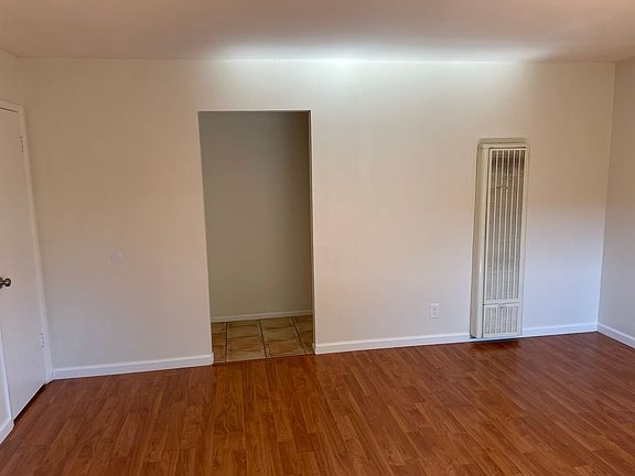 4th image of 420 Ellwood Beach Dr #2