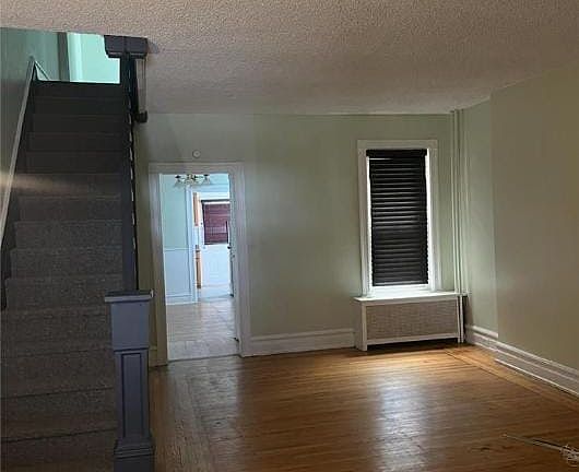 3rd image of 1330 W Chew St