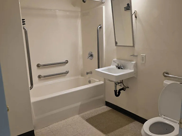 18 Main St #10 — Photo 17