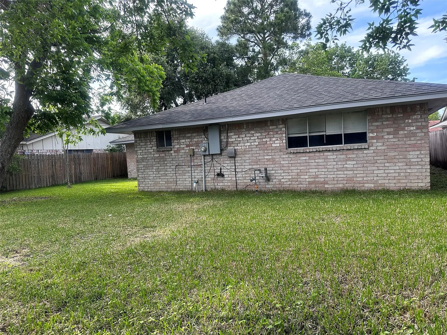 3 bed, 2.0 bath, 1687 sqft, $1,900 — Photo 4