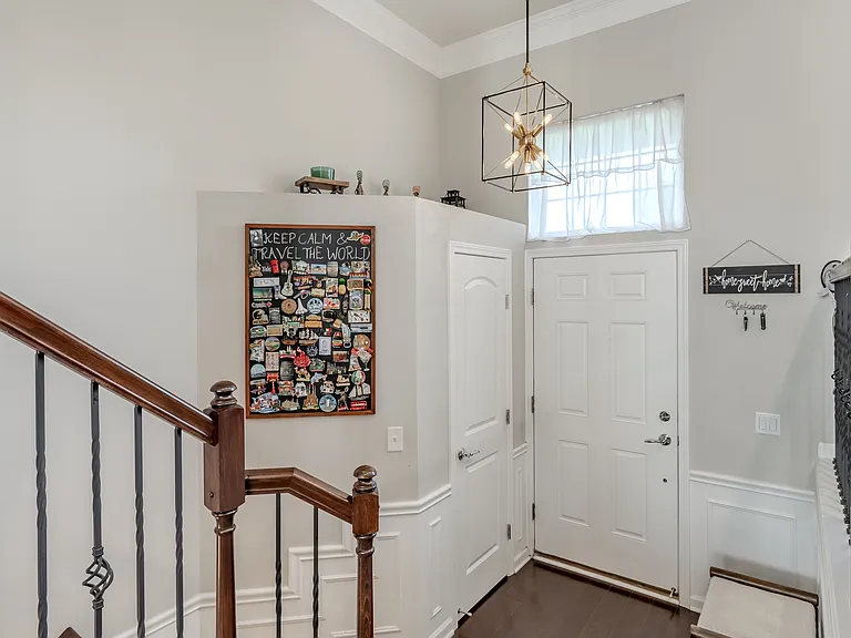 6180 N Pointe Dr — Photo 3