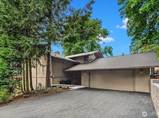 6750 W Mercer Way, Mercer Island, WA 98040