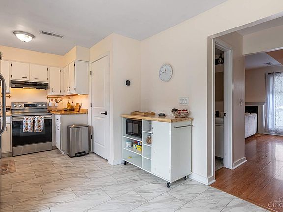 5th image of 38 Apple Ln #16