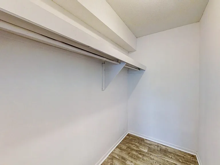 Newly Renovated 3 Bedrooms! — Photo 22