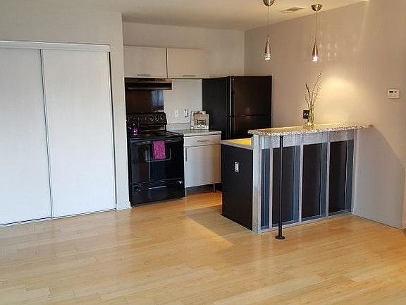 4th image of 612 S Center St APT 204
