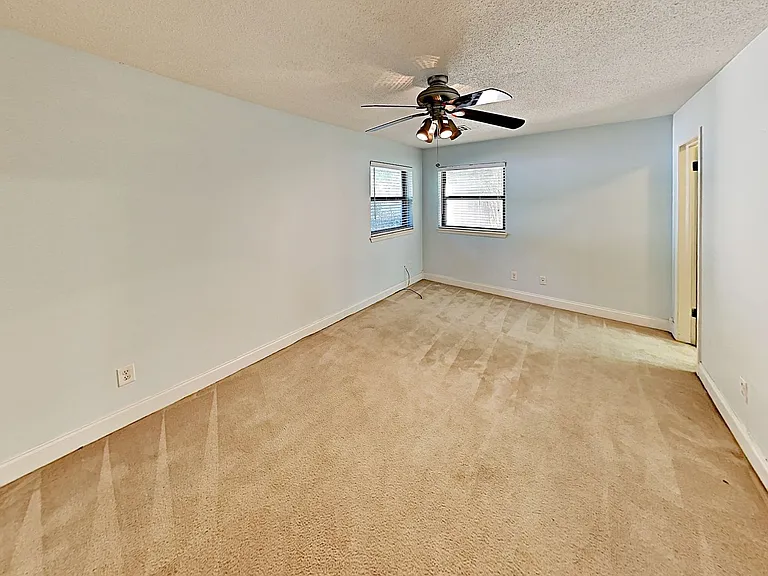 9816 Lancet Ln — Photo 8