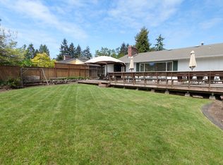 1010 Corona Dr, Fircrest, WA 98466