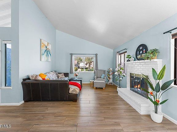 5th image of 44246 Ruthron Ave