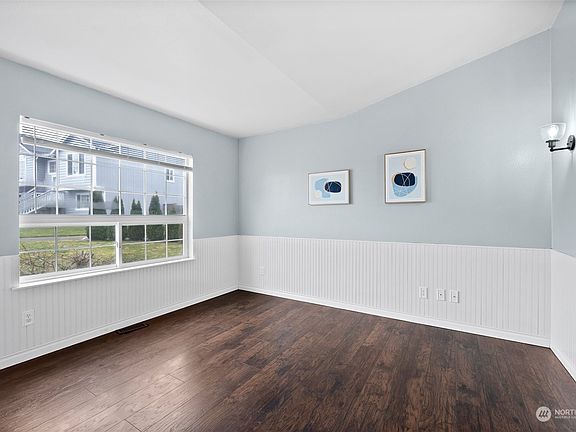 5th image of 8725 201st Street E