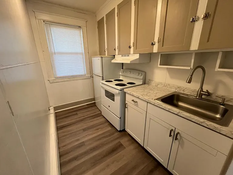 62 Jefferson St #3R — Photo 7