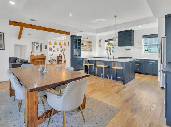 1723 N Edgefield Ave, Dallas, TX 75208