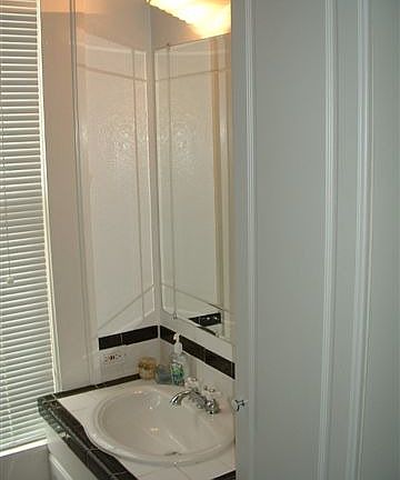 4th image of 312 Funston Pl