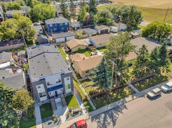 6127 N 33rd Ave NW, Calgary, AB T3B 1K6