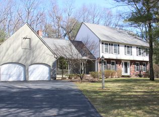 41 Heritage Dr, Walpole, MA 02081