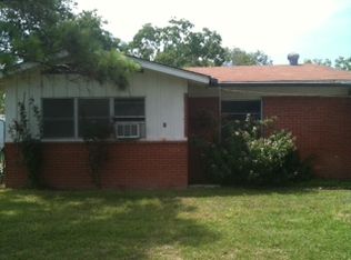 1319 Leon Dr, Port Lavaca, TX 77979