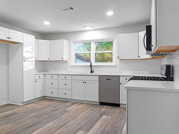 2nd image of 2713 N Antler Drive