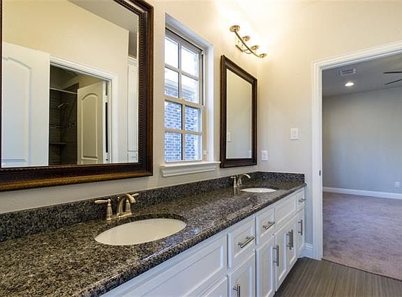 5th image of 956 Shadyside Ln