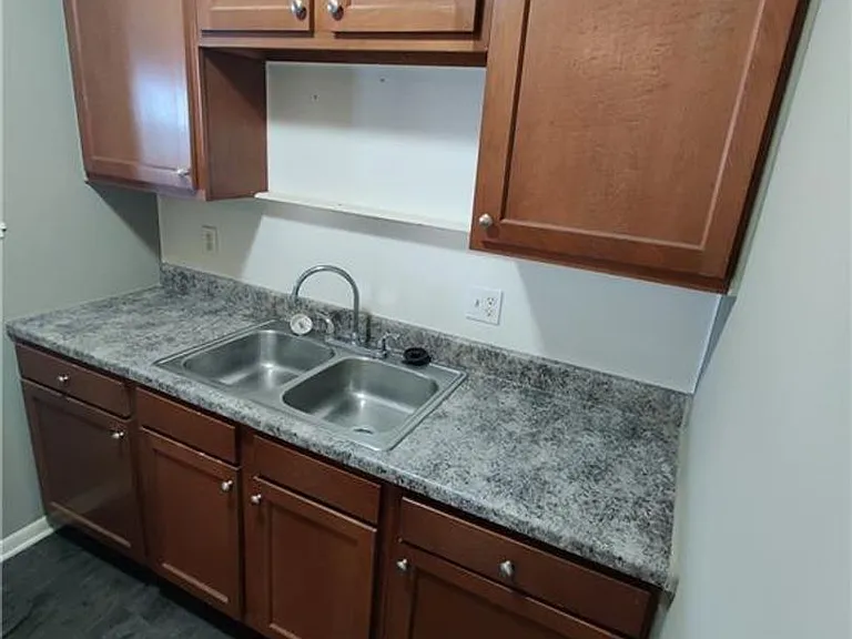 217 N Hamilton St #4 — Photo 2