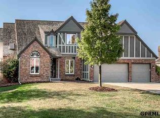 16571 Pasadena Cir, Omaha, NE 68130