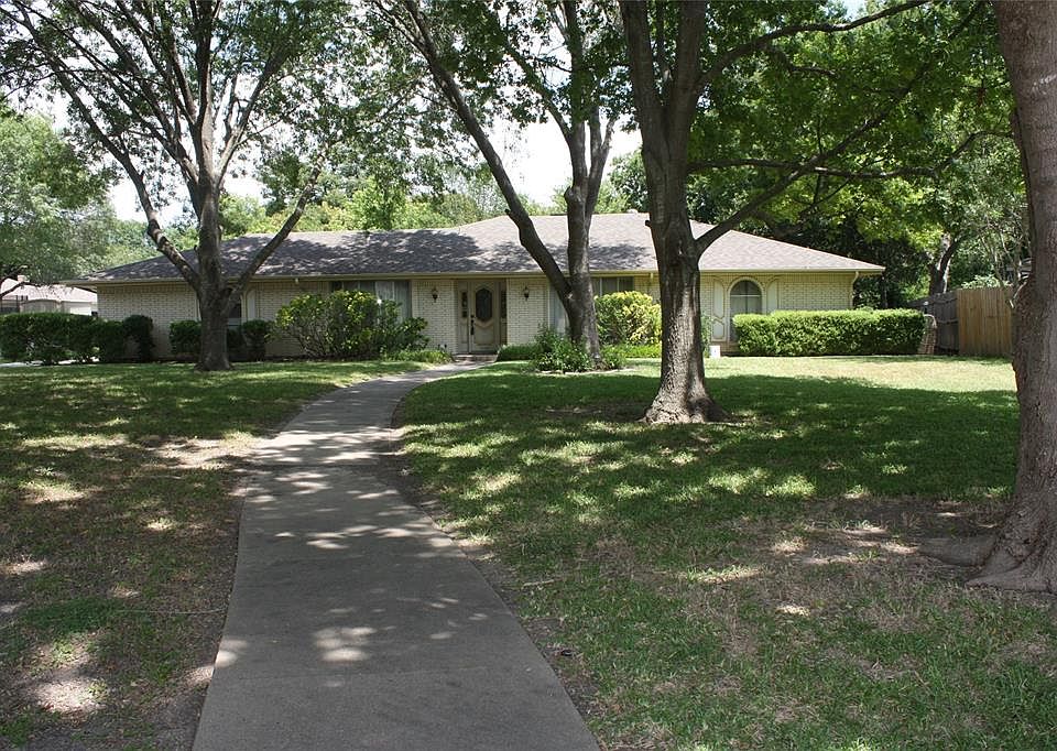 1st image of 1104 Greenbriar Dr