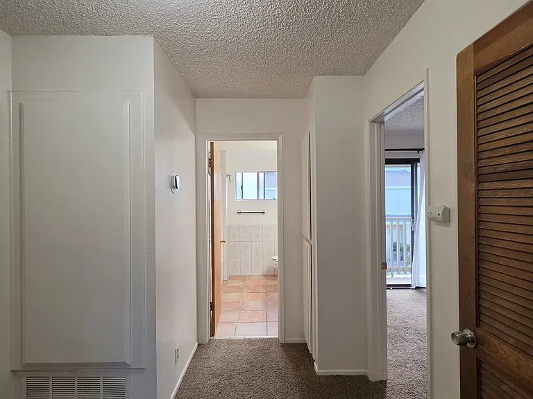 1113 W Cypress Ave — Photo 11