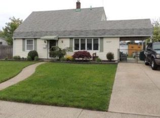 3257 N Jerusalem Rd, Levittown, NY 11756