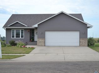 1108 Cherry Dr, Luverne, MN 56156