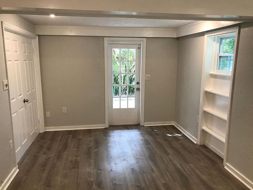 1st image of 116 18th Ave S #1