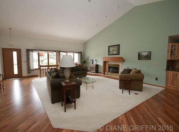 3rd image of 5029 Glenboro Dr SW