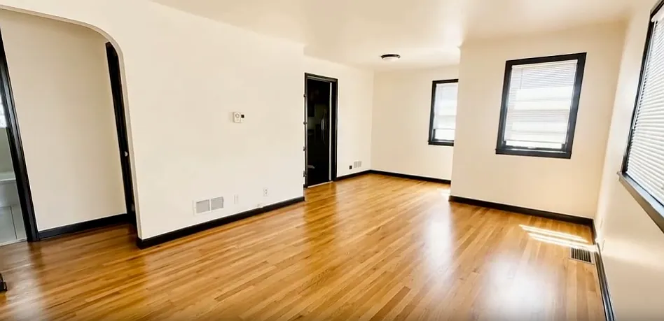 3 bed, 1021 sqft, $2,850 — Photo 2