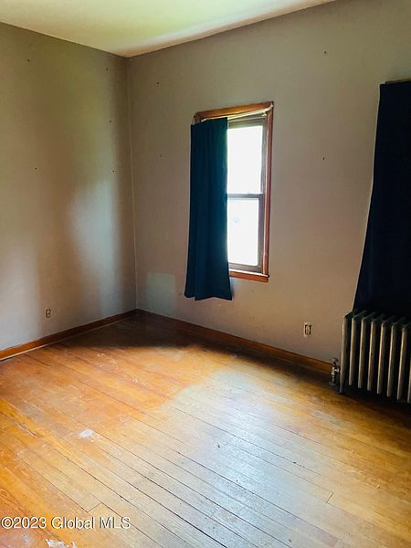 5th image of 33 Cheltingham Avenue