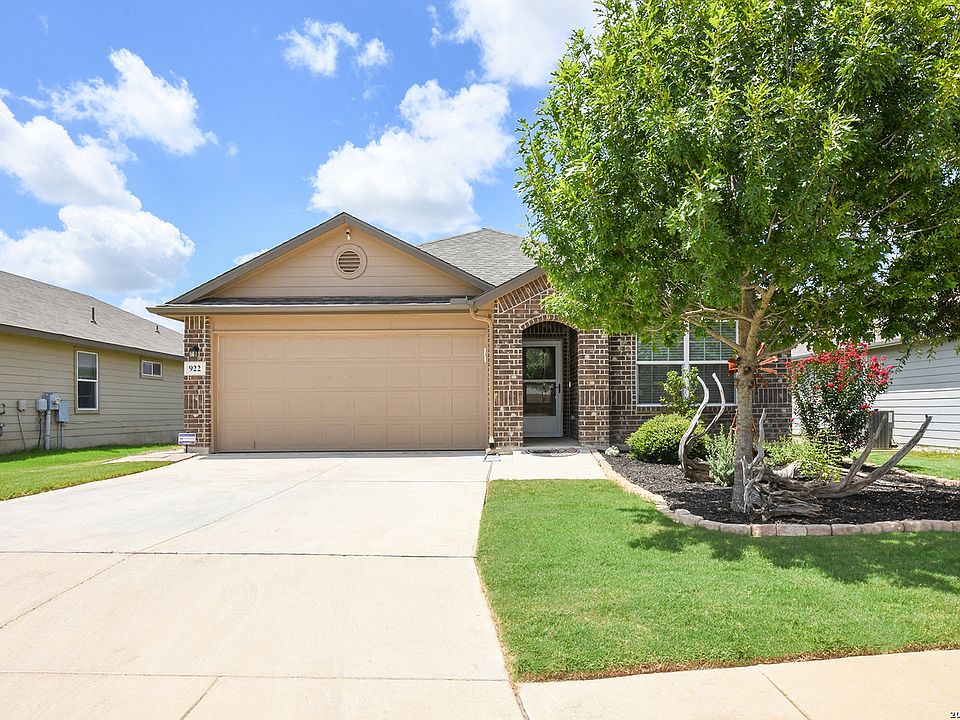 1st image of 922 Hagen Way