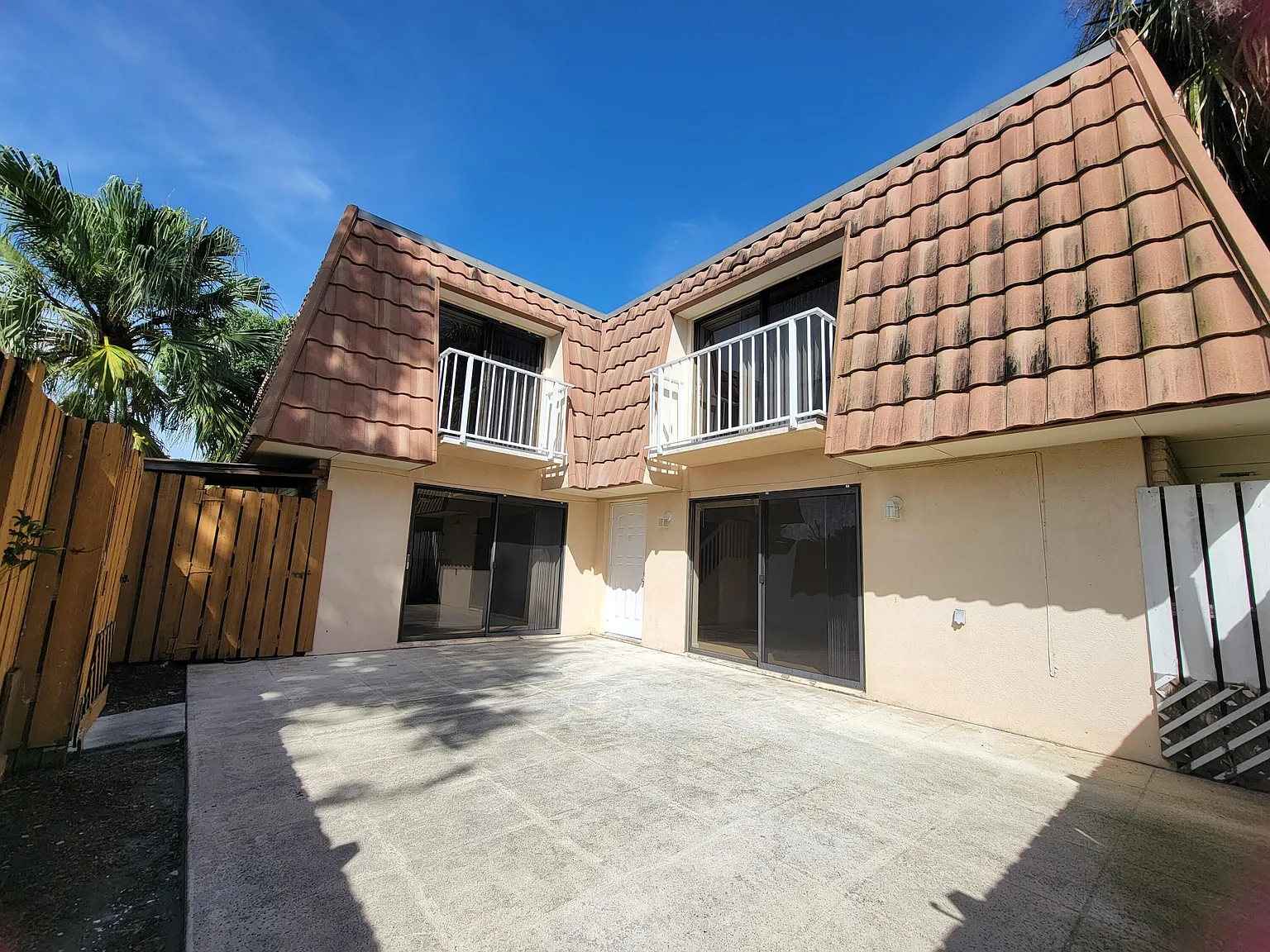 2 bed, 2.5 bath, 1288 sqft, $2,300 — Photo 2