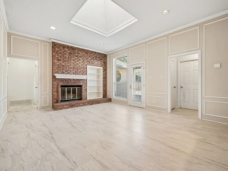 4203 Meadow Ridge Dr — Photo 4