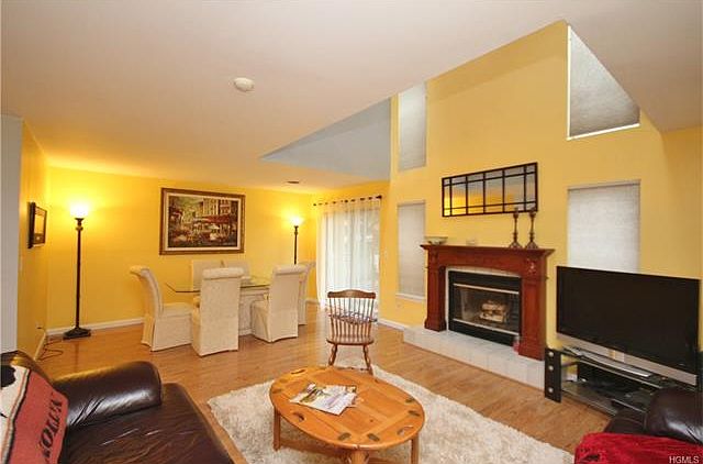1st image of 42 Aspen Ct