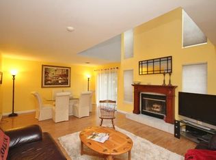 42 Aspen Ct, Nanuet, NY 10954