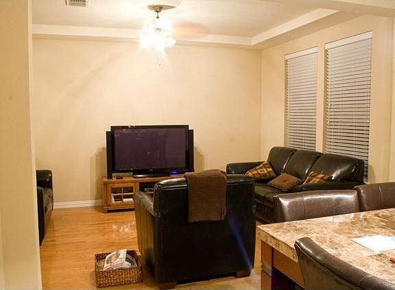 5th image of 827 Apple Hill Dr