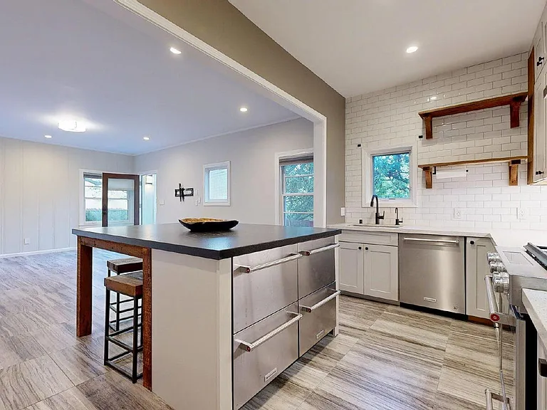 2839 Pierce St — Photo 9