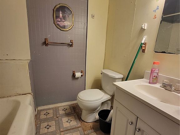 5th image of 1837 Burrowes Blvd