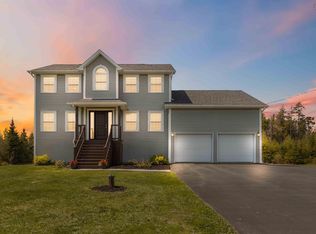 623 Rosemary Dr, Middle Sackville, NS B4E 3N8