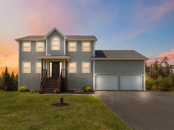 623 Rosemary Dr, Middle Sackville, NS B4E 3N8