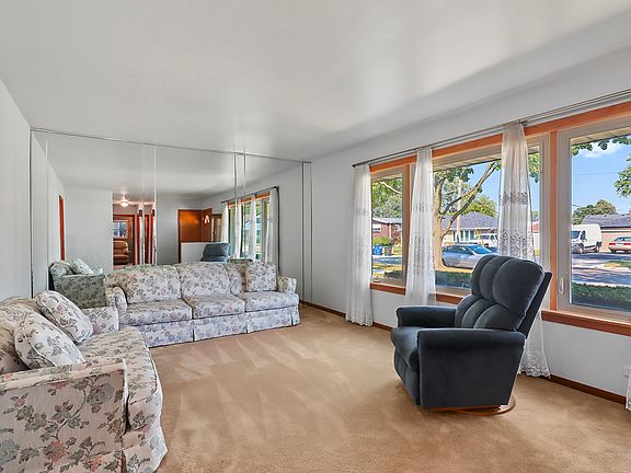 4th image of 2734 Joseph Ave