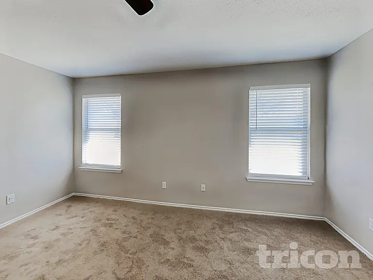 326 Bob White Dr — Photo 6