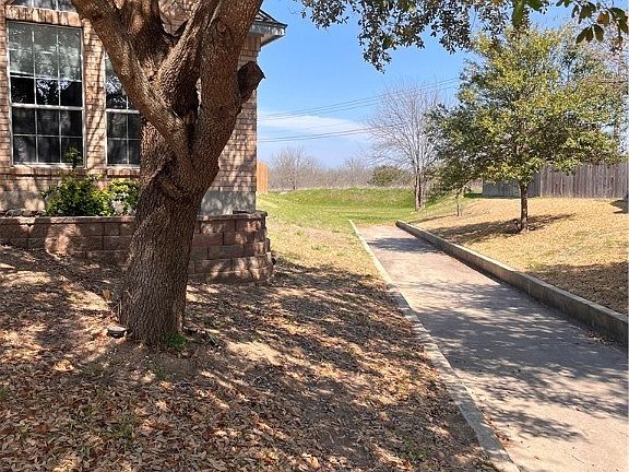 4th image of 9730 River Land Ct