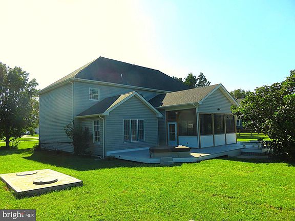 5th image of 27 Bridle Ridge Cir