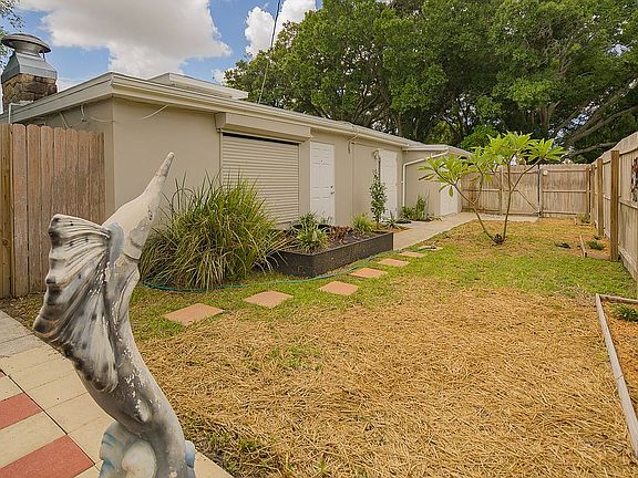 2nd image of 7501 Meadowlawn Dr N