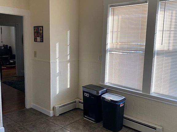 kitchen table area