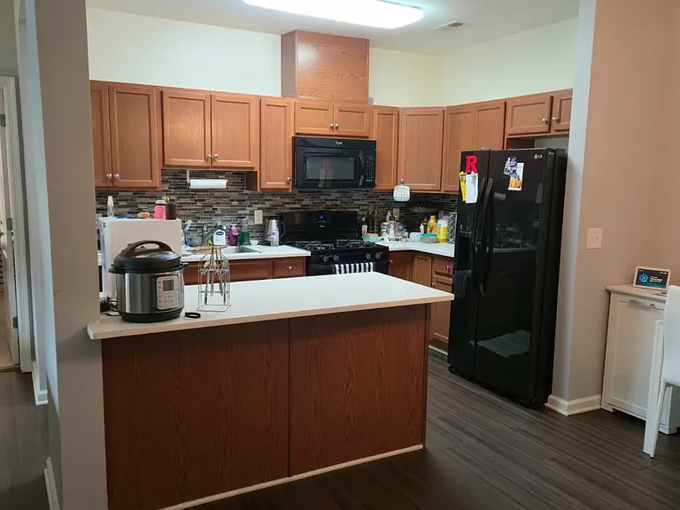 725 Liberty Ct — Photo 19